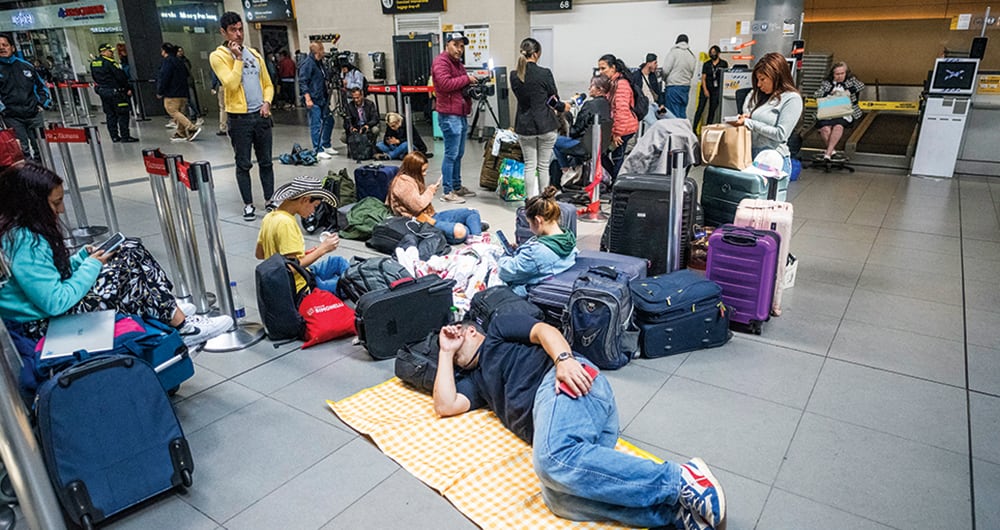 Con la decisión de dejar los aviones en tierra, Ultra y Viva frustraron los viajes de miles de pasajeros y generaron un caos en los aeropuertos del país.