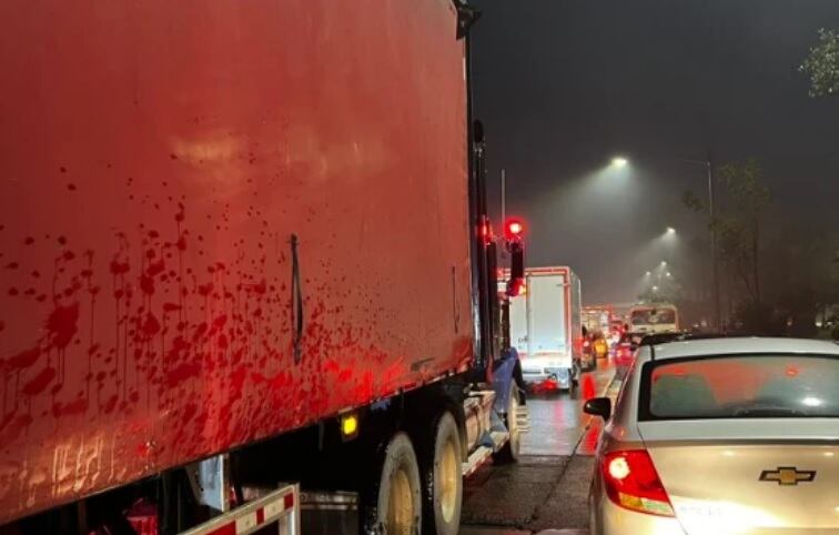 A esta hora se presenta un gran trancón en la zona.