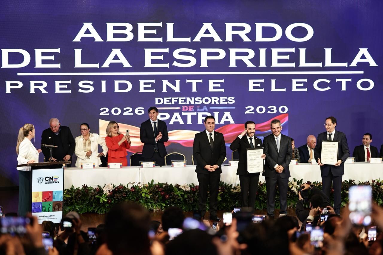 Acto de entrega de credenciales mediante el cual Abelardo De La Espriella y José Manuel Restrepo Abondano serán acreditados como presidente y vicepresidente de la República de Colombia para el periodo constitucional 2026–2030
