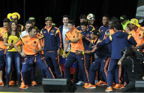 Los jugadores de la Selección Colombia, durante el multitudinario recibimiento en el Parque Simón Bolívar, en Bogotá, el domingo 6 de julio, del 2014, luego de su brillante participación en el Mundial Brasil 2014. Foto: Carlos Julio Martínez / SEMANA.