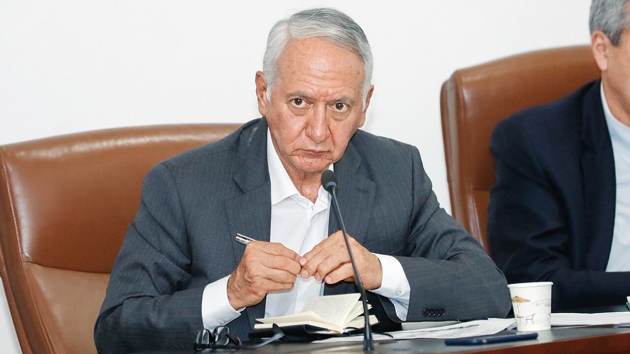 El ministro señaló que varias deudas vienen de años anteriores.