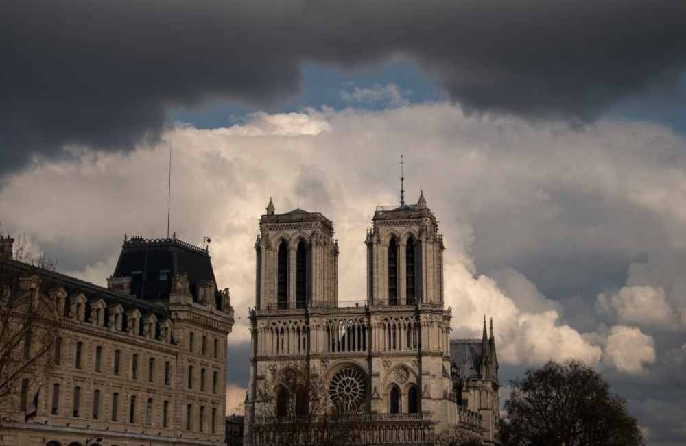 Notre Dame es uno de los sitios más visitados por los turistas en París. FOTO: Christophe SIMON / AFP.