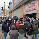 Adultos mayores denuncian aglomeraciones para vacunarse en Nueva EPS