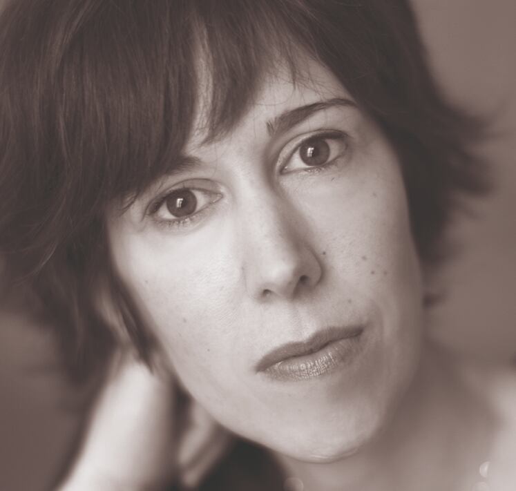 Foto de la escritora francesa Laetitia Colombani. Cortesía de Penguin Random House