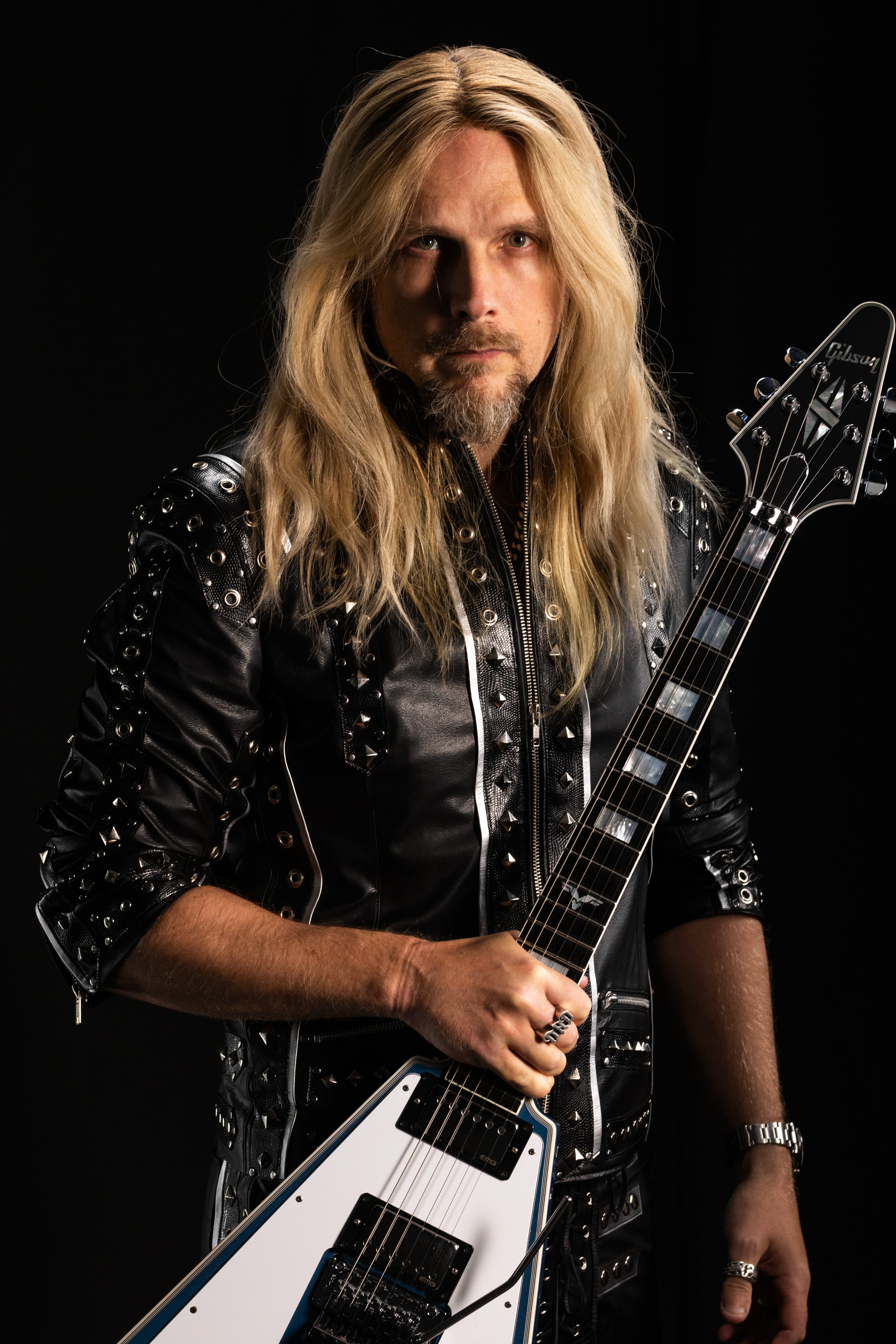 Richie Faulkner, un guitarrista supersónico.