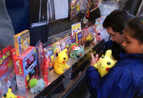 Pokemon (1999)  Fabricante: NintendoCreado por Satoshi Tajiri en 1996