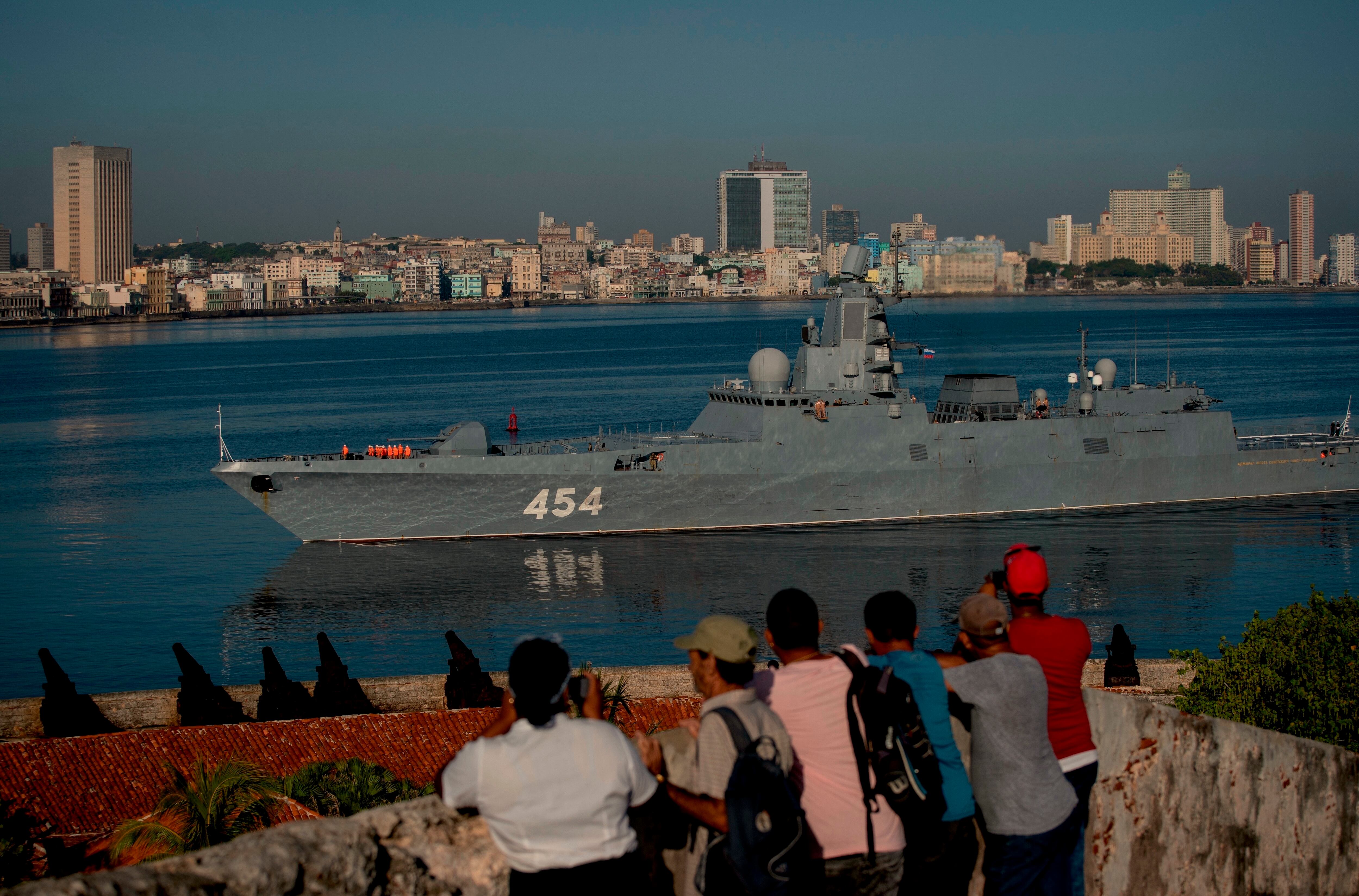 La fragata Almirante Gorshkov de la Armada rusa llega al puerto de La Habana, Cuba, el 24 de junio de 2019. Funcionarios cubanos anunciaron el 6 de junio de 2024 que cuatro buques de guerra rusos, incluido el Gorshkov, llegarán a La Habana a partir del 12 de junio.