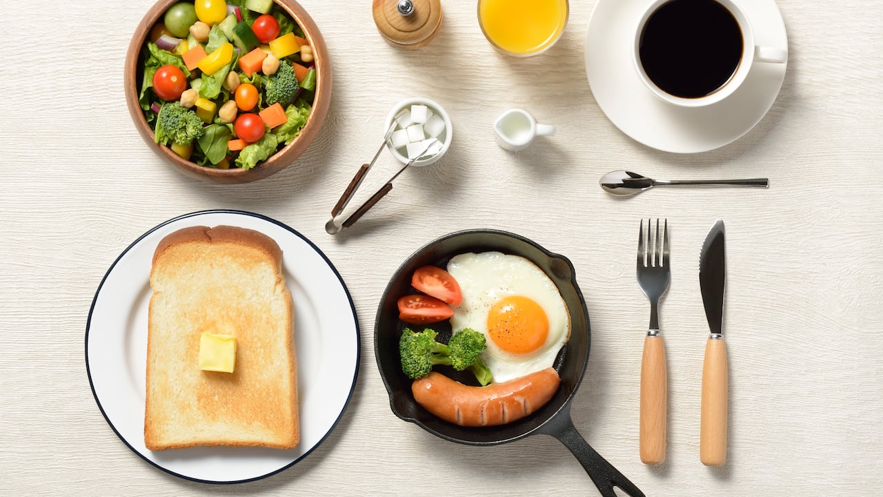 El desayuno es una de las comidas principales del día.