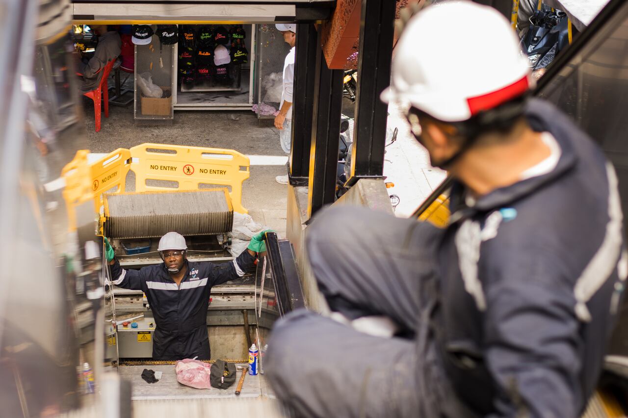 Escaleras eléctricas de la comuna 13 de Medellín.