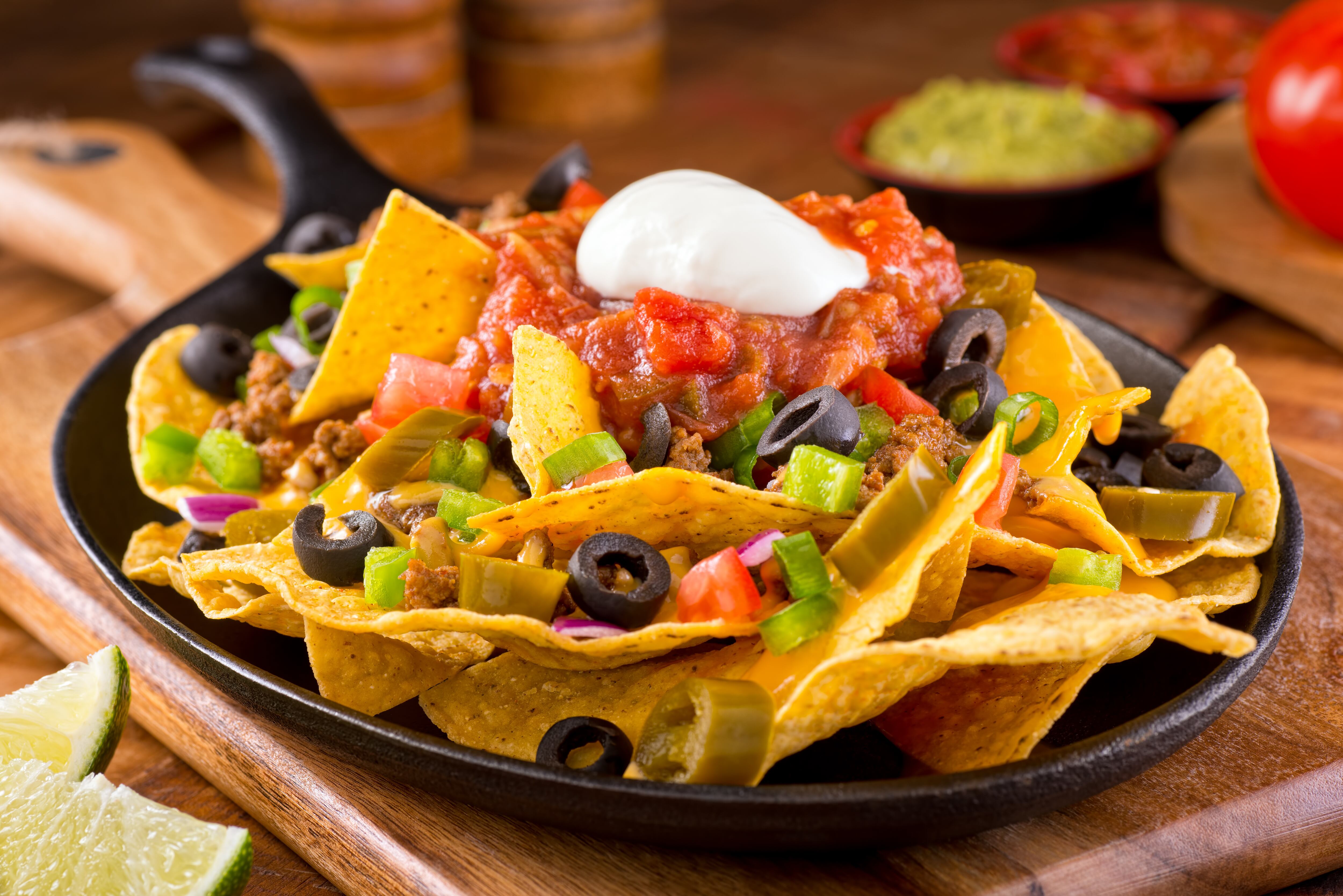 Si bien los nachos tienen sus raíces en México, la cocina tex-mex es la que se ha encargado de darle una popularidad universal.