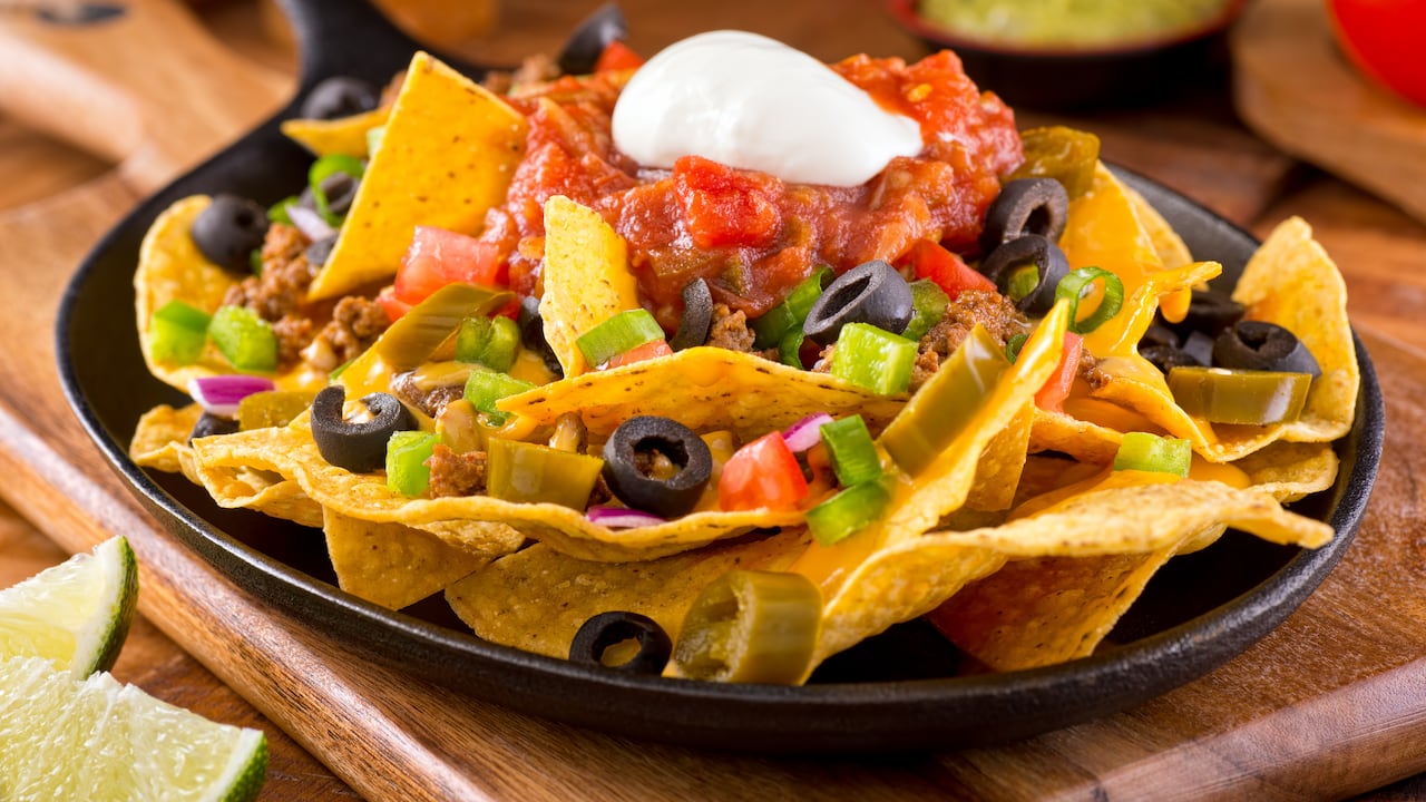 Si bien los nachos tienen sus raíces en México, la cocina tex-mex es la que se ha encargado de darle una popularidad universal.