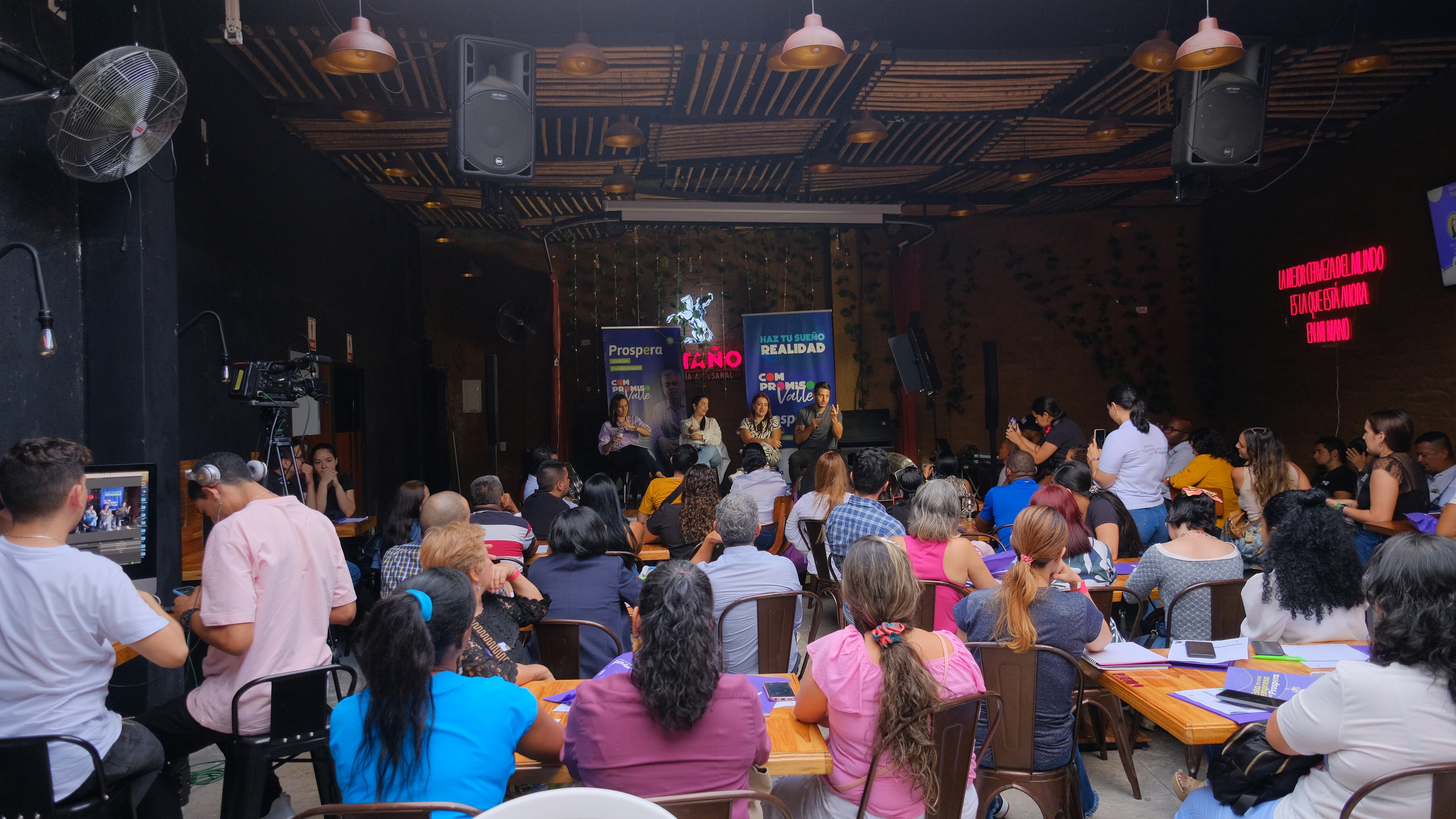 Los Centros Prospera han sido un vehículo de impacto colectivo que desarrolla soluciones de valor agregado 
para los empresarios.