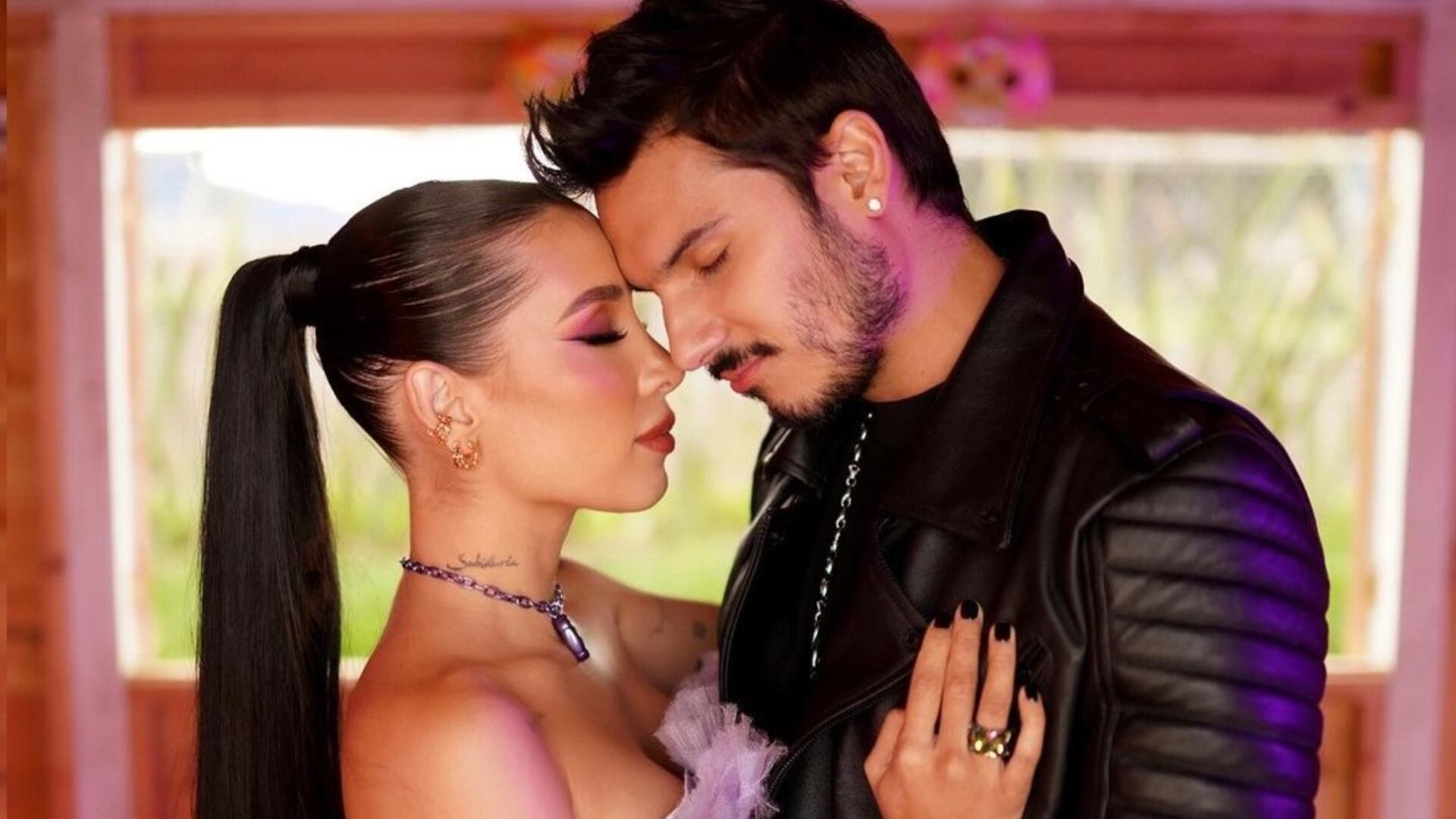 Luisa Fernanda W reaccionó al beso de Pipe Bueno con otra mujer durante un show - Semana