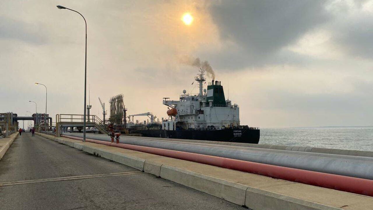 EE.UU. sanciona a cuatro navieras por transportar de crudo de Venezuela/Foto: AFP