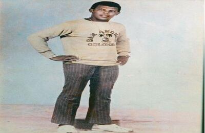 La carrera del Joe Arroyo comenzó a muy temprana edad, a los 17 años. Rubén Darío Salcedo, quien fue su primer maestro, recordó este martes que la mamá del Joe le encargó que lo cuidara. El Joe se fue para Sincelejo en donde comenzó a estudiar. "Nos poniamos en la Plaza de Majagual a hacer canciones, cantar, pasar hambre, a jugar pelota y a rebuscarnos", recordó Salcedo.