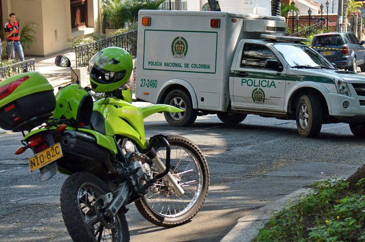 Unidades de la Sijín de la Policía adelantaron el levantamiento del cadáver en el hotel ubicado en el norte de Cali.