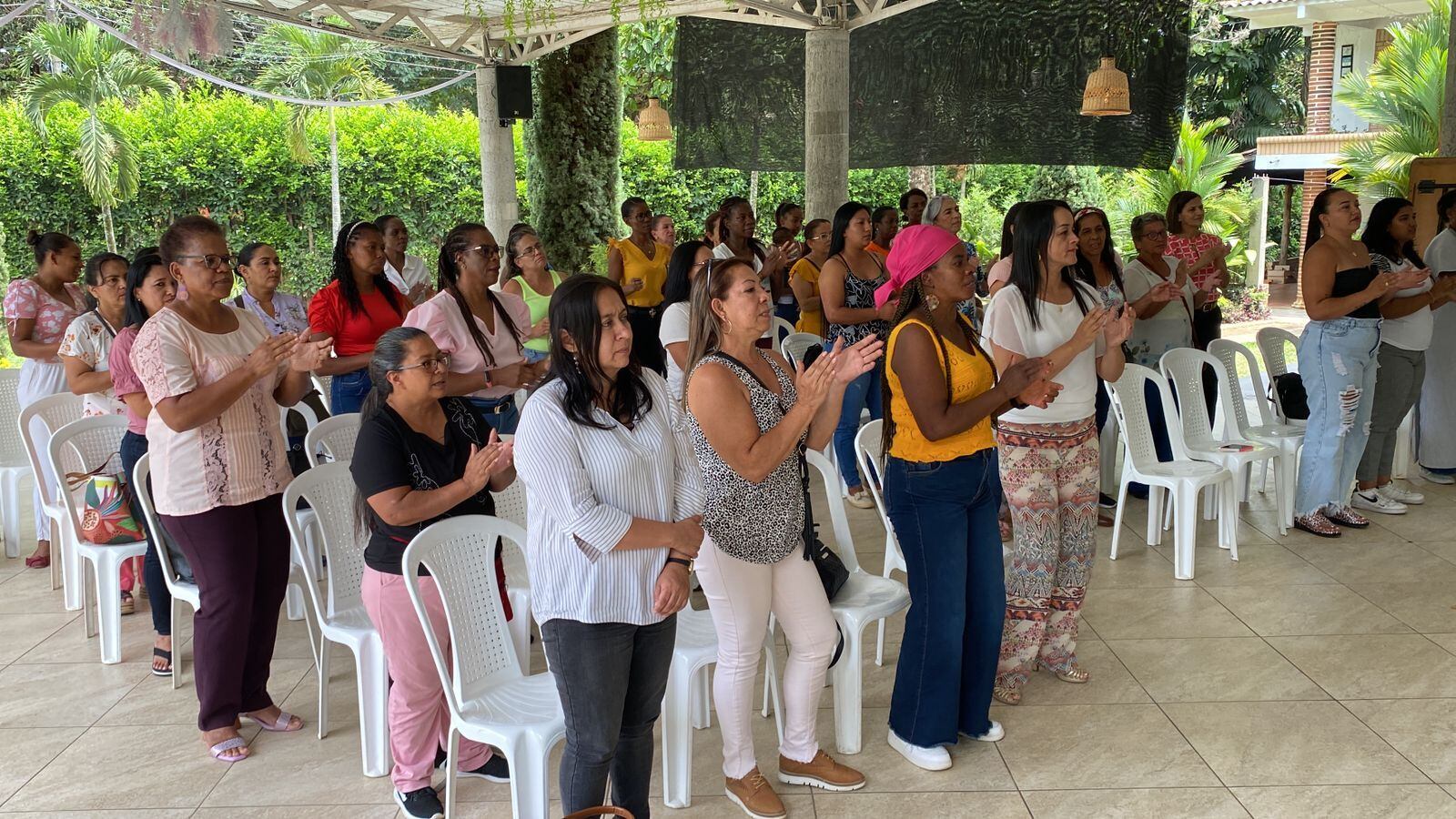 Mujeres entre los 18 y 76 años, las principales beneficiadas de esta alianza entre Novaventa y USAID.