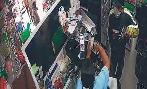 El delincuente terminó llevándose cerca de $5 millones.