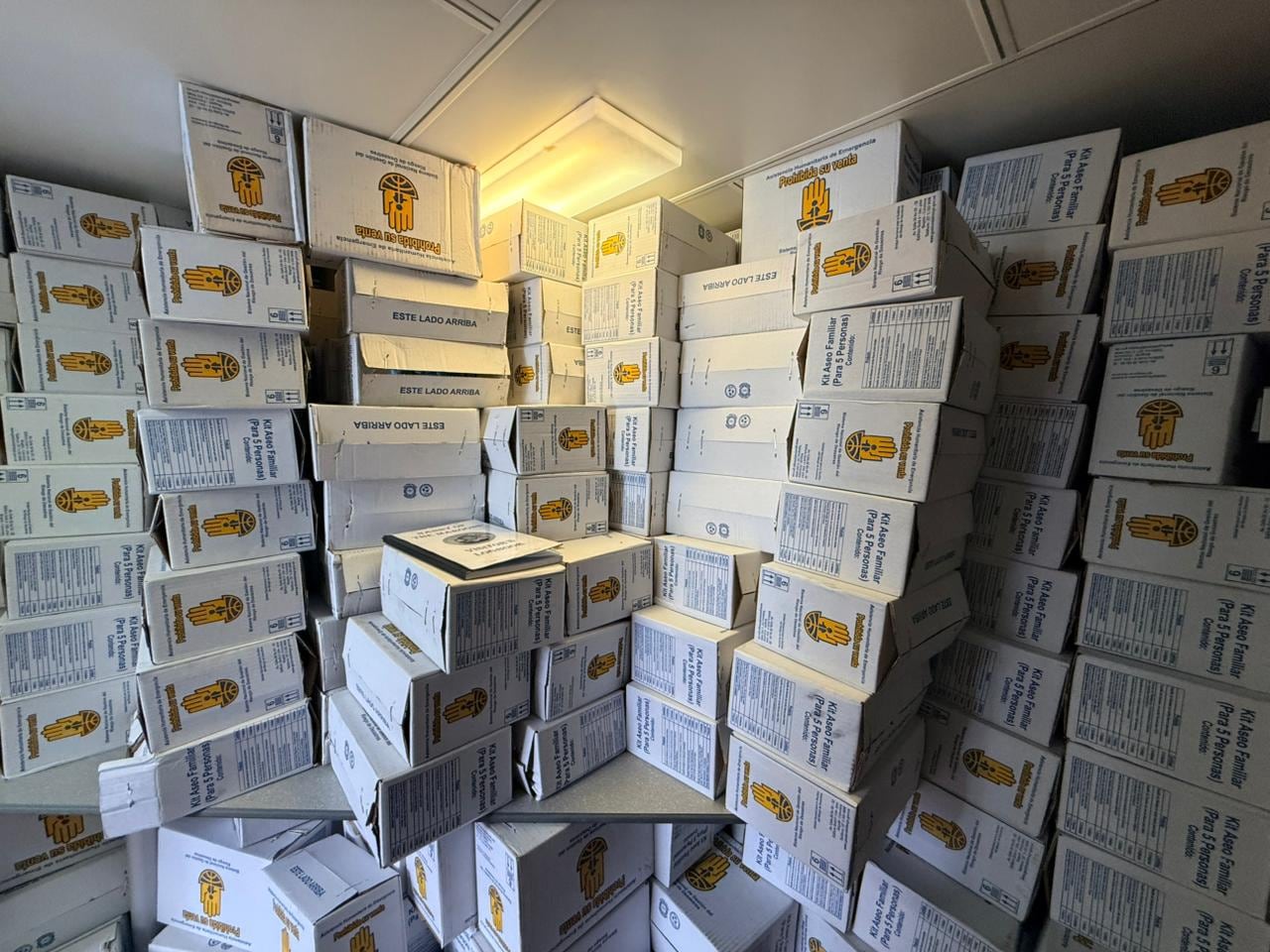 Imagen de varios de los insumos que fueron enviados a Jamaica tras el paso del huracán Melissa.