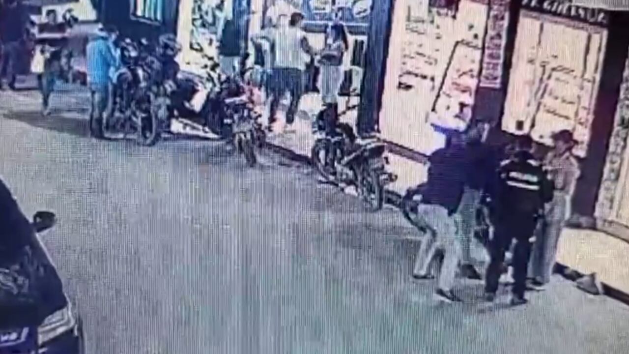 Imágenes de una cámara de seguridad.