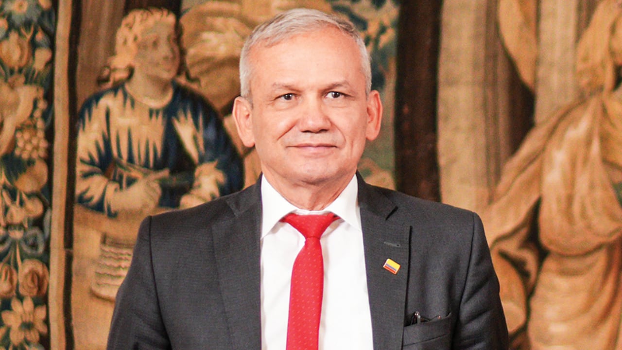 Carlos Ramón González fue señalado de ordenar la entrega de 4.000 millones de pesos a los congresistas Iván Name y Andrés Calle.