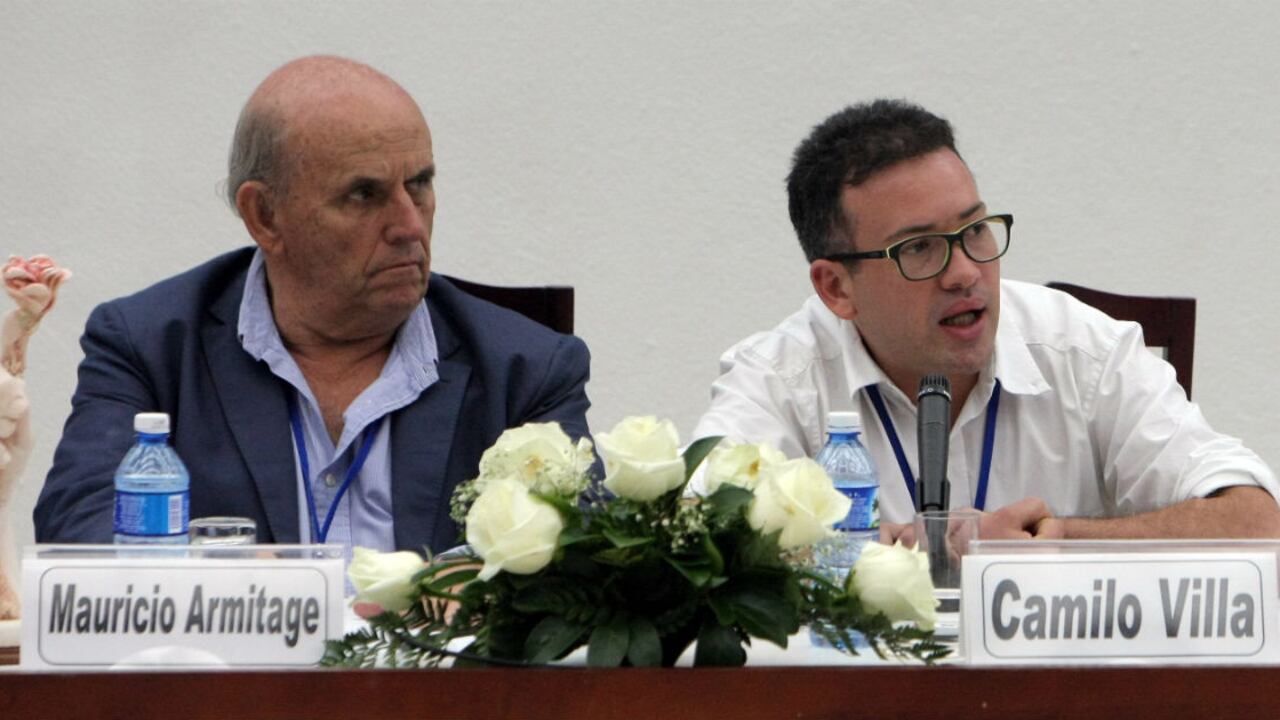 El quinto y último grupo de doce víctimas del conflicto armado colombiano fue recibido este martes por los delegados del Gobierno y las FARC.