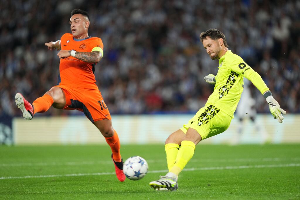 Lautaro Martínez frente a Alex Remiro