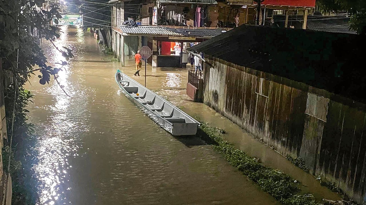 Miles de personas lo perdieron todo por las inundaciones causadas por el frente frío que viene desde el norte del continente y golpeó con fuerza a Colombia.