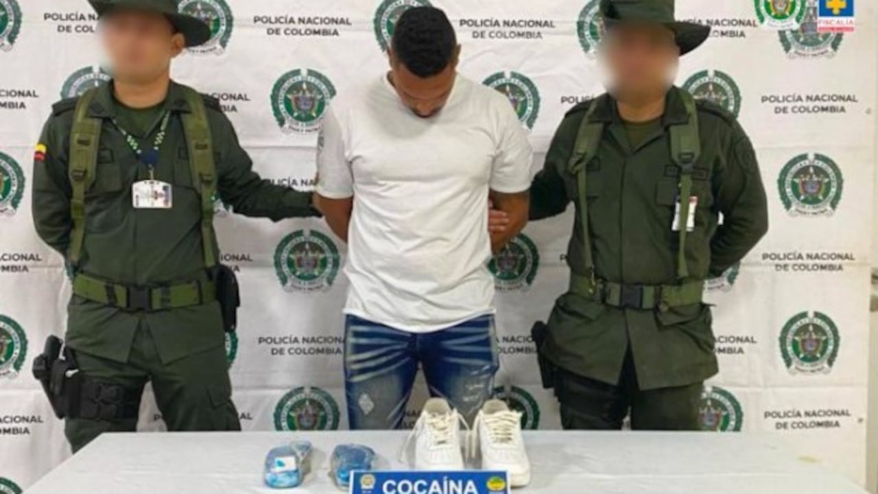 Un juez envió a la cárcel el hombre que pretendía llevar cocaína de Colombia a Holanda en unos “narco zapatos y narco faja”