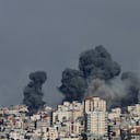 Palestinians break into the Israeli side of Israel-Gaza border fence after gunmen infiltrated areas of southern Israel, October 7, 2023. REUTERS/Mohammed Fayq Abu Mostafa NO RESALES. NO ARCHIVES. TPX IMAGES OF THE DAY