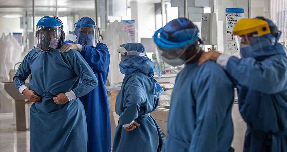 “Lo más escaso para una UCI no es un ventilador, lo más escaso es un intensivista que es el especialista que está al frente”, aseguró la alcaldesa.