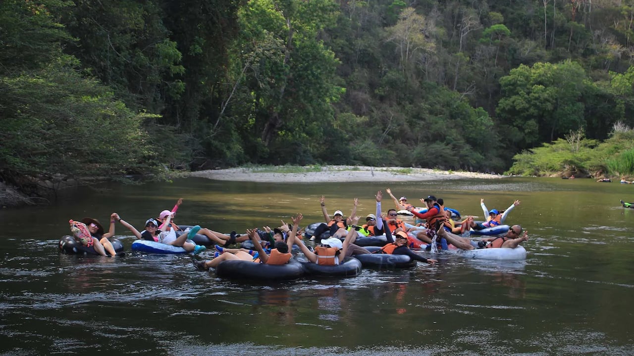 Tubing por el río Palomino