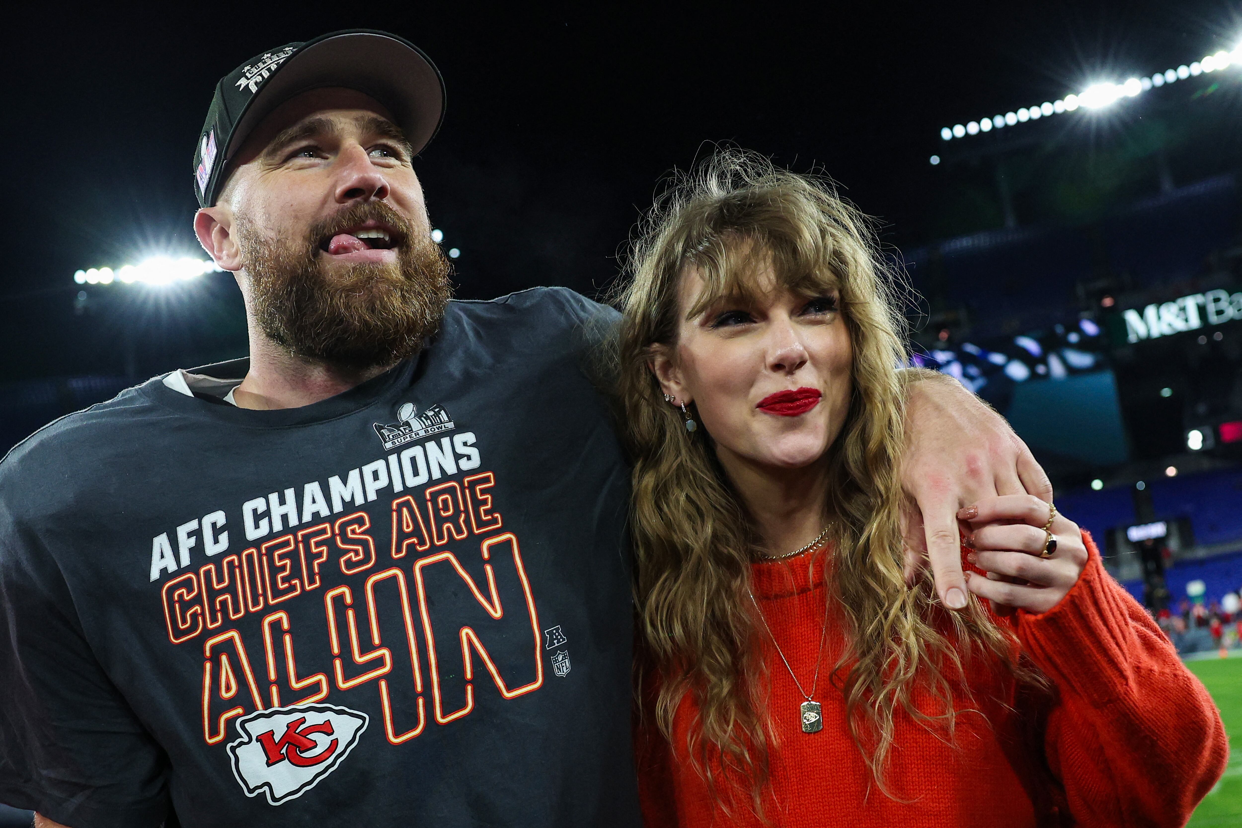 Taylor Swift y Travis Kelce tienen una relación desde hace varios meses, pero solo hasta ahora lo hicieron público.
