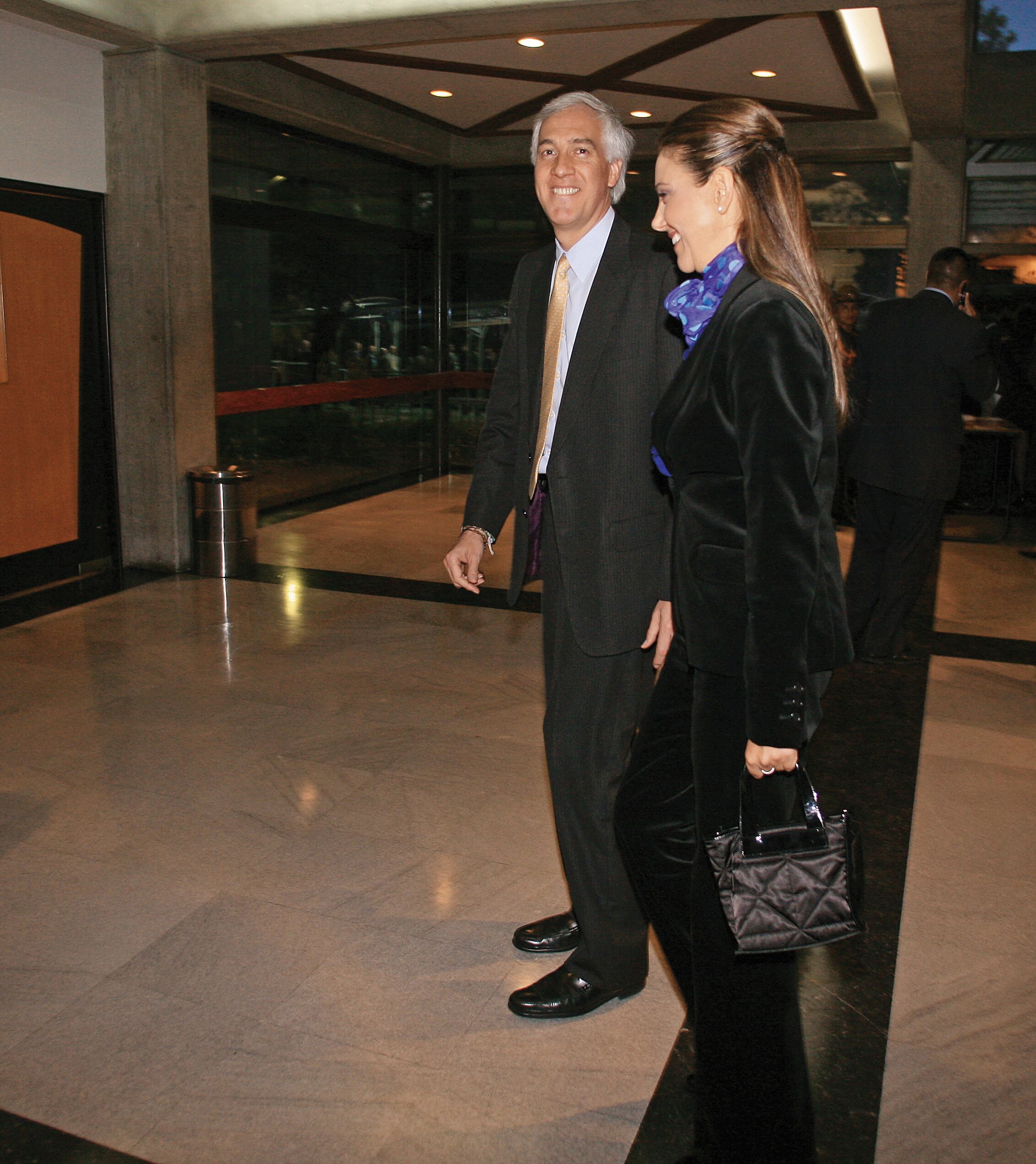 Samuel Moreno y Cristina González en la Feria del Libro 2009. FOTO: Gerardo Gómez