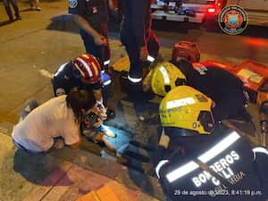 Así fue el rescate de la niña que se cayó en una alcantarilla.
