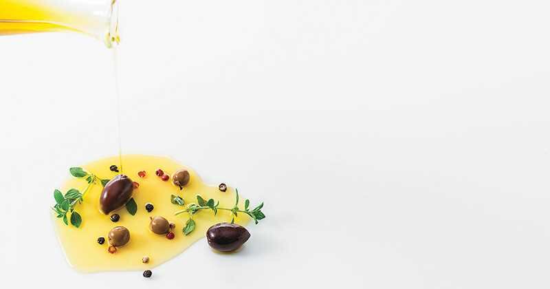 El aceite de oliva es uno de los ingredientes fundamentales, no solo de la gastronomía  mediterránea sino de cualquier cocina en el mundo. Conozca sus distintos tipos, usos culinarios y beneficios. 