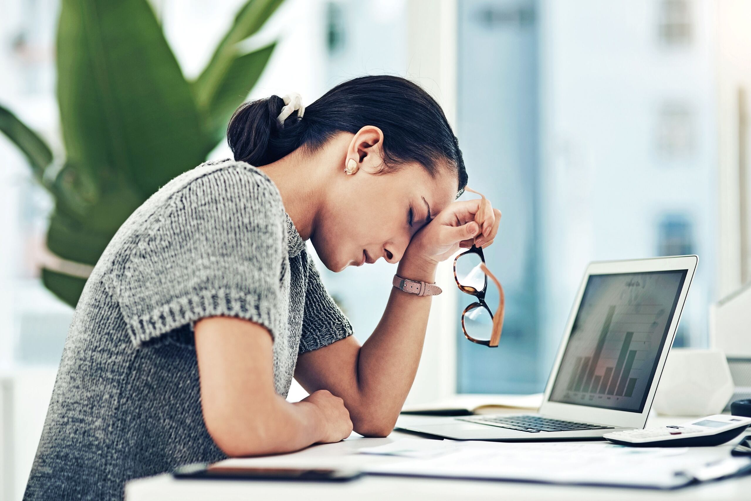 Las empresas deben reflexionar sobre sus esquemas de trabajo y evaluar cómo implementar estrategias que les permitan alinear las expectativas de empleadores y trabajadores, manteniendo la motivación y el adecuado clima laboral.