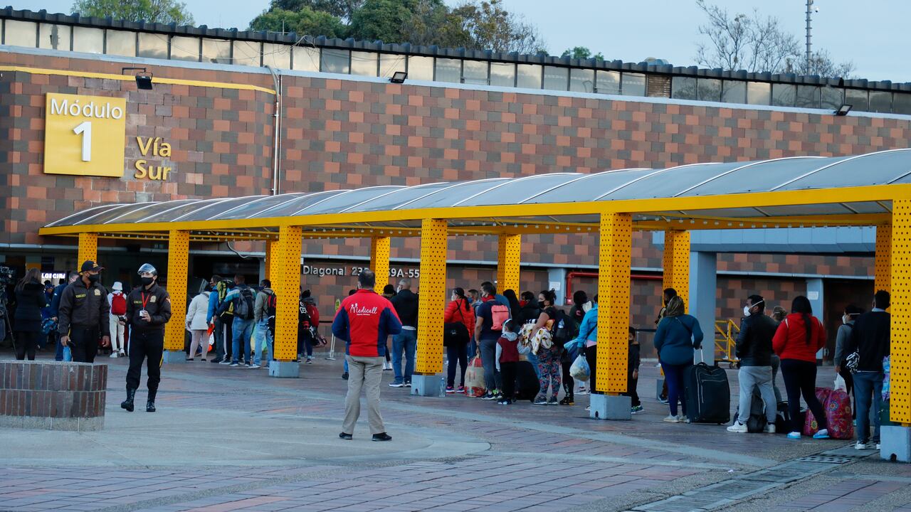 Se espera que más de 170.000 viajeros se movilizarán desde la Terminal de Transporte de Bogotá durante el puente festivo de San José.