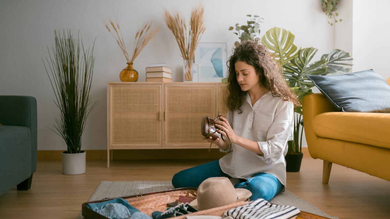 Hay prendas básicas que no deben faltar en cualquier maleta de viaje.