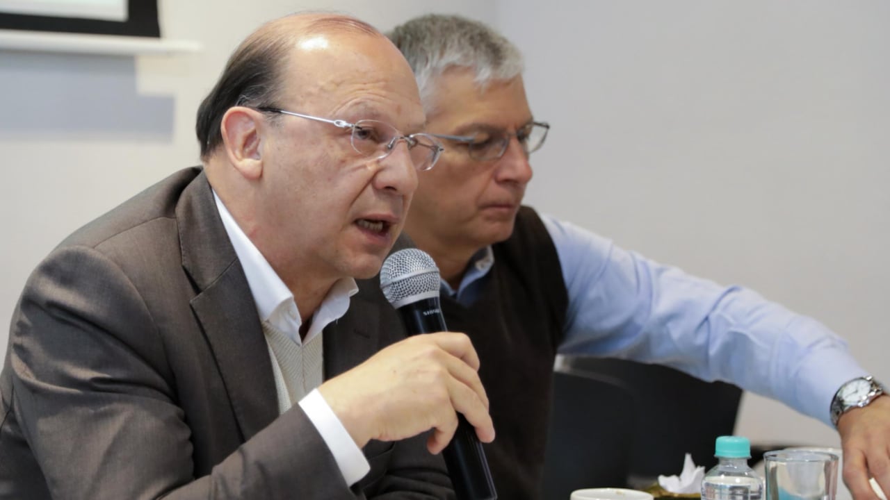 Germán Ávila, ministro de Hacienda, y Carlos Betancourt, director (e) de la Dian.