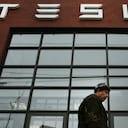 No se necesita un título universitario para trabajar en Tesla