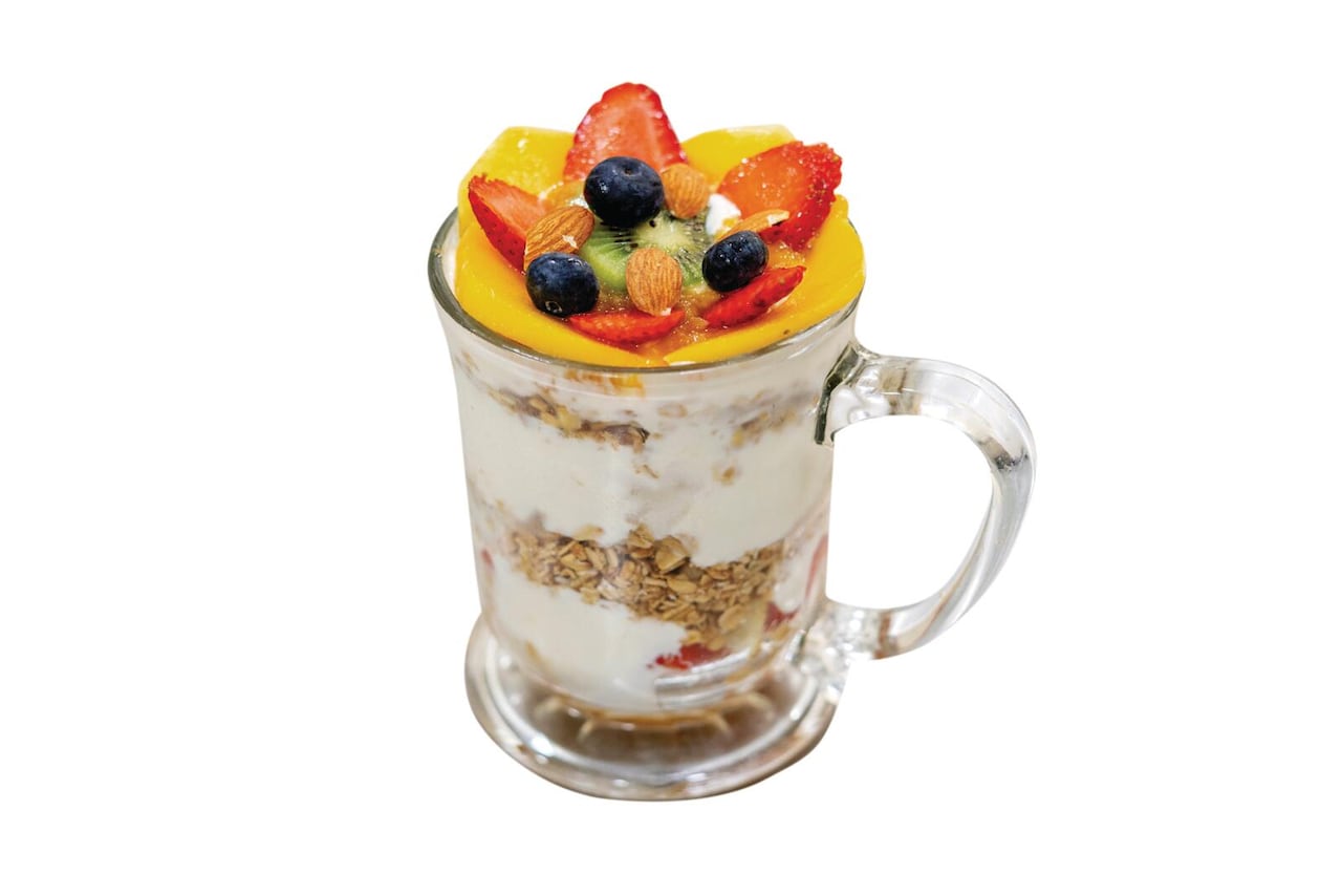 El yogur griego es uno de los derivados lácteos más nutritivos, debido a su alto porcentaje de bacterias lácticas.