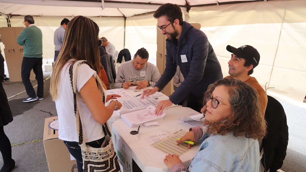 Votación, votos, mesas de votación, gente, voto