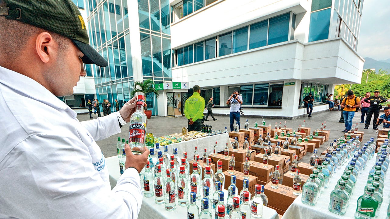 Las autoridades llaman la atención sobre la importancia de comprar licor en sitios reconocidos.