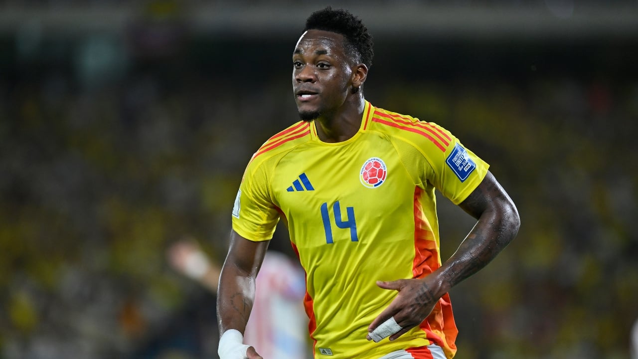 Jhon Jader Durán vistiendo la camiseta de la Selección Colombia