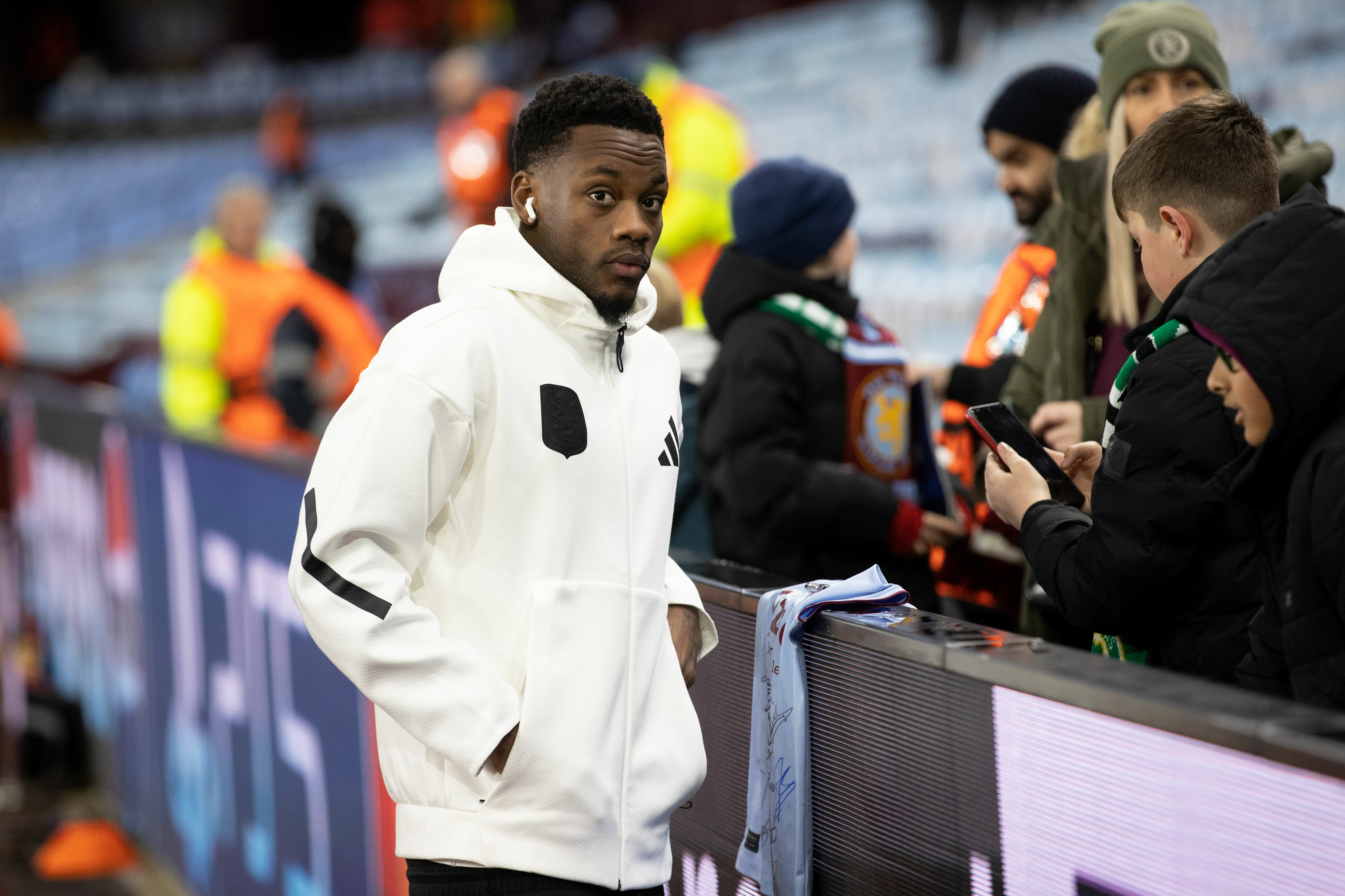 BIRMINGHAM, ENGLAND - JANUARY 29: Aston Villa's Jhon Duran signs autographs pre-match during a UEFA Champions League 2024/25 League Phase MD8 match between Aston Villa and Celtic at Villa Park, on January 29, 2025, in Birmingham, England. (Photo by Craig Williamson/SNS Group via Getty Images)