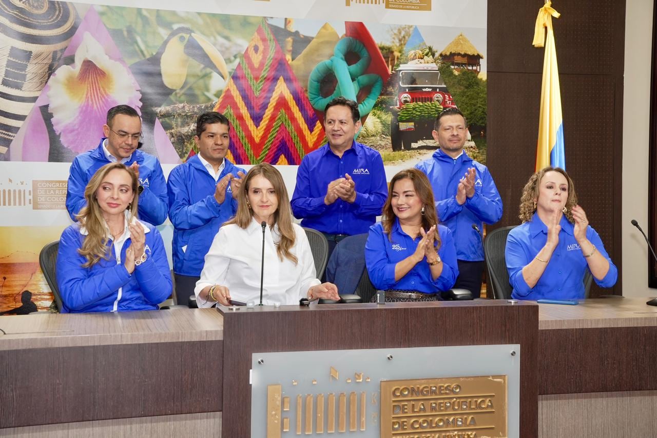 Paloma Valencia recibió el respaldo del partido Mira.