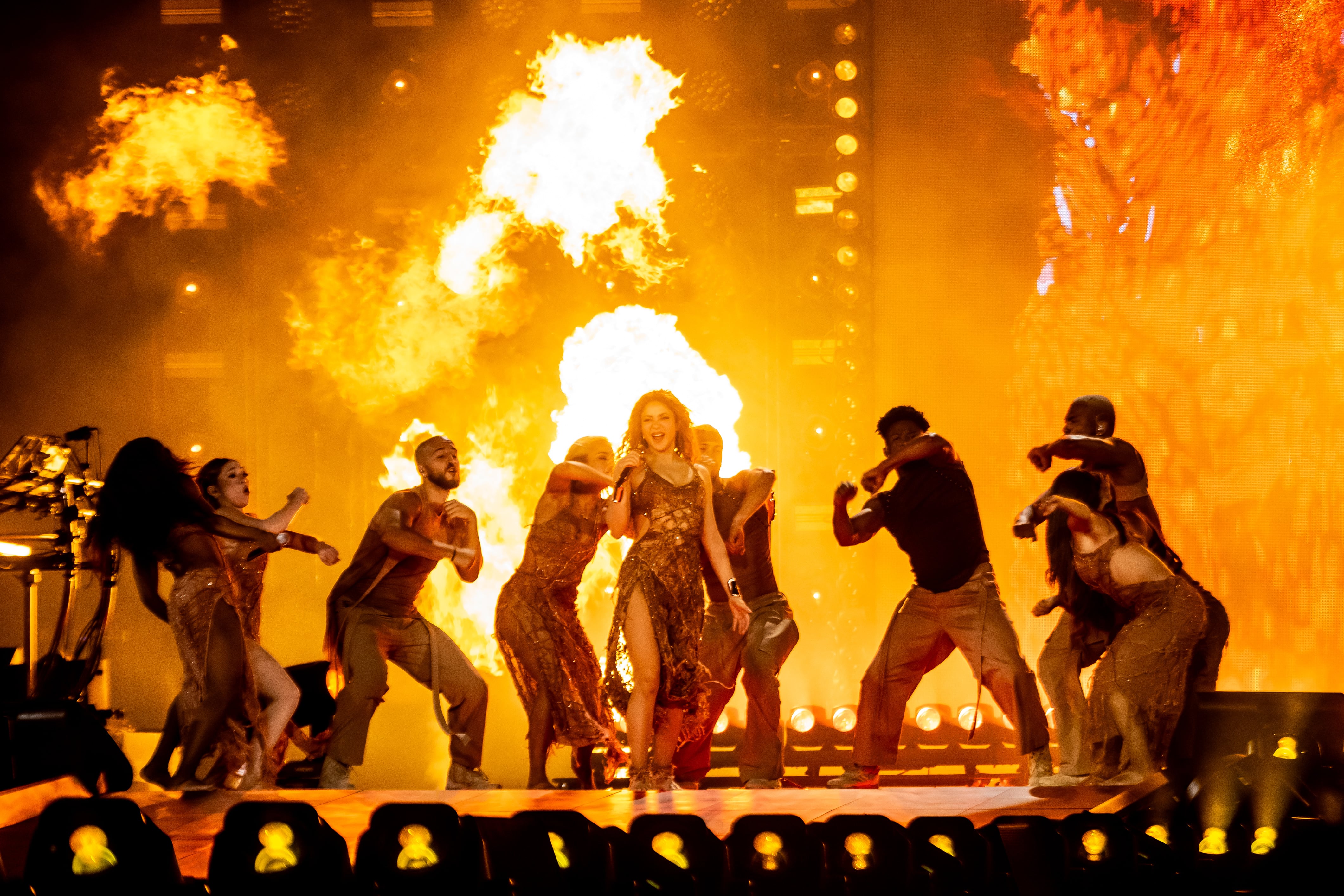 Shakira en Ciudad de México sorprendió al incluir, por primera vez, una sección mexicana en su setlist. Interpretó una versión única de 'Ciega, Sordomuda' junto al Mariachi Gama 1000.