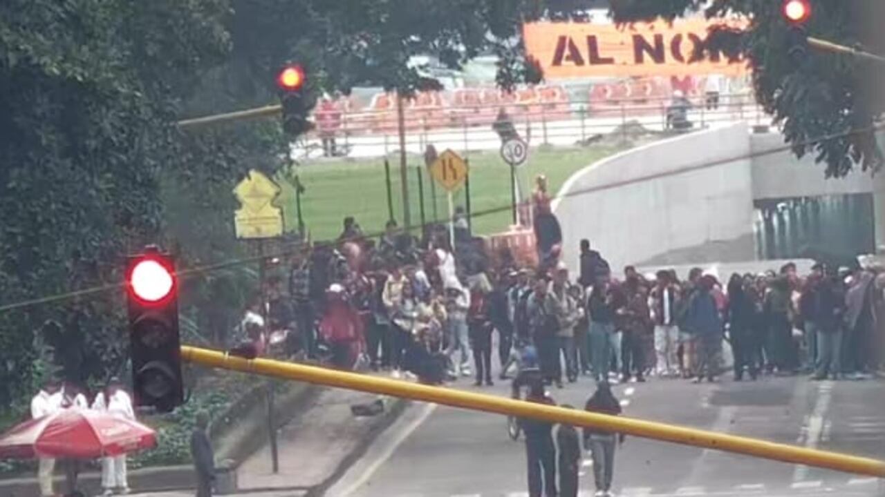 Encapuchados en la Universidad Pedagógica