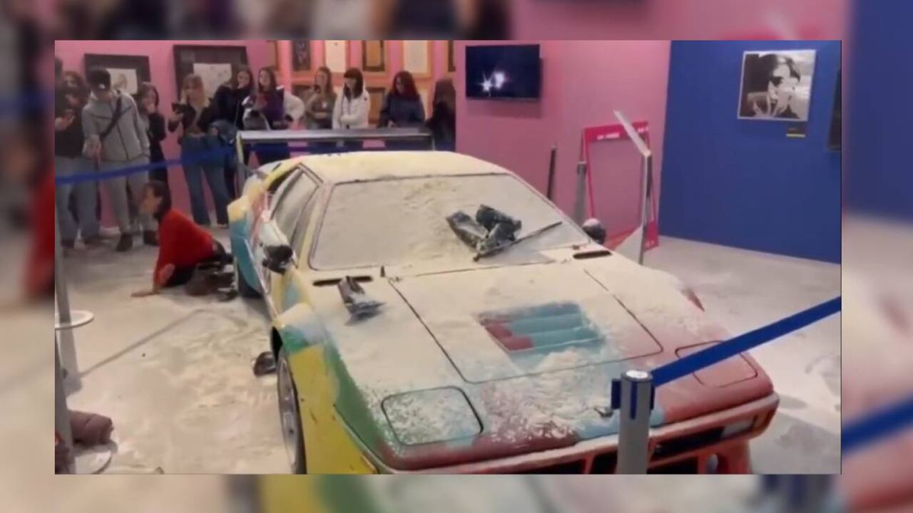 Algunas víctimas de los ataques han sido dos obras de Goya del Museo del Prado en Madrid, los “Girasoles” de Van Gogh en Londres y una pintura de Claude Monet, en Potsdam, cerca de Berlín.